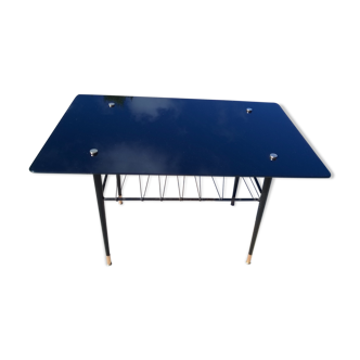 Table basse verre laqué laiton et metal avec porte revue en scoubidou