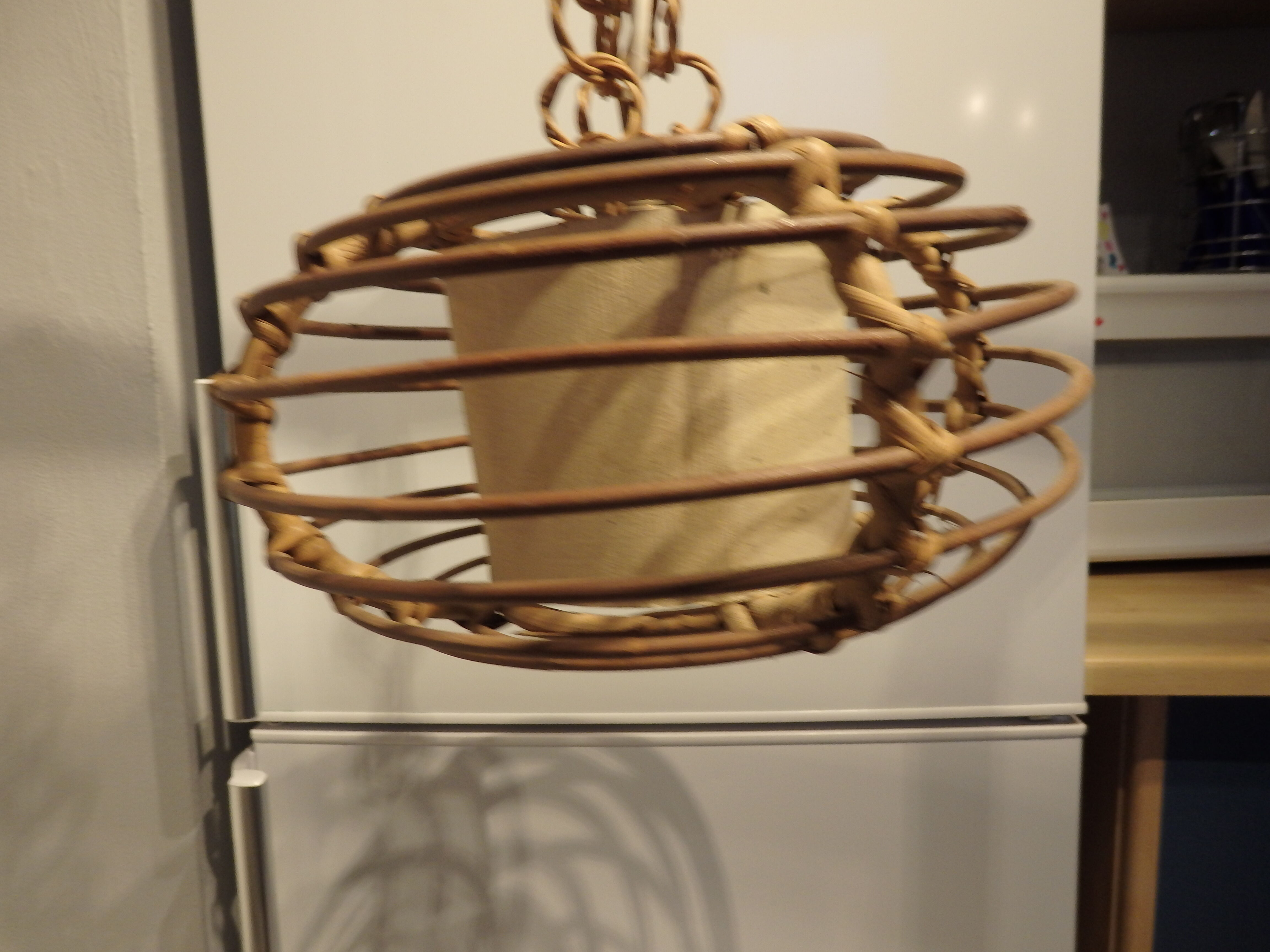 Rattan hanging lamp