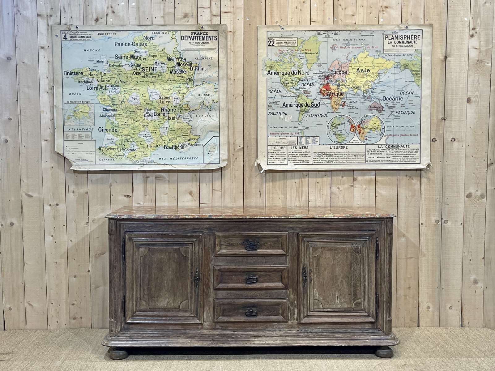 Enfilade of the eighteenth century in oak, top false marble