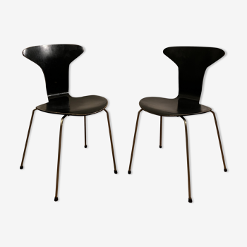 Pair of Mosquito Arne Jacobsen chairs