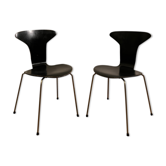 Pair of Mosquito Arne Jacobsen chairs