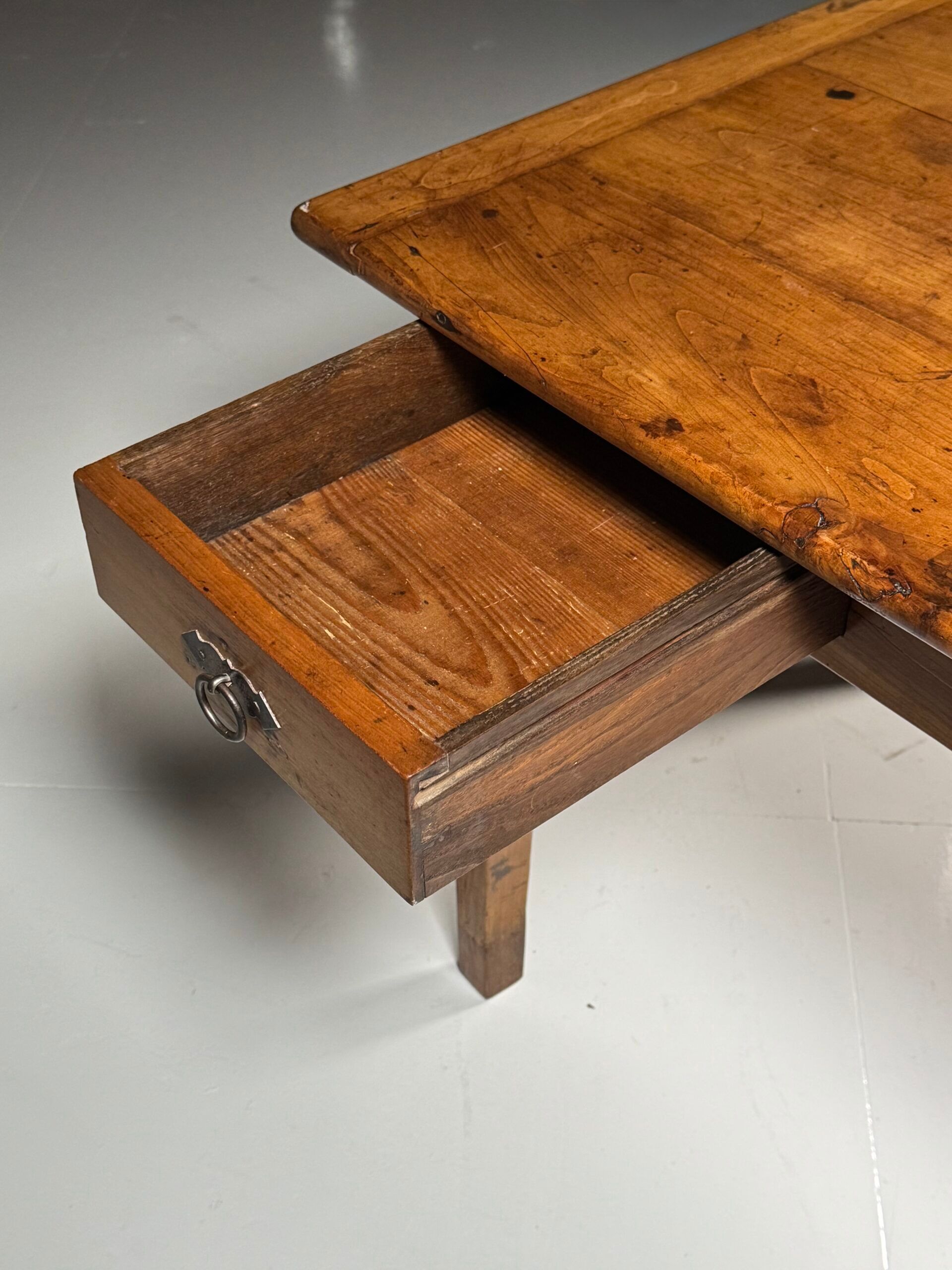French dining table 188L