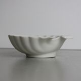White porcelain shell pocket empty