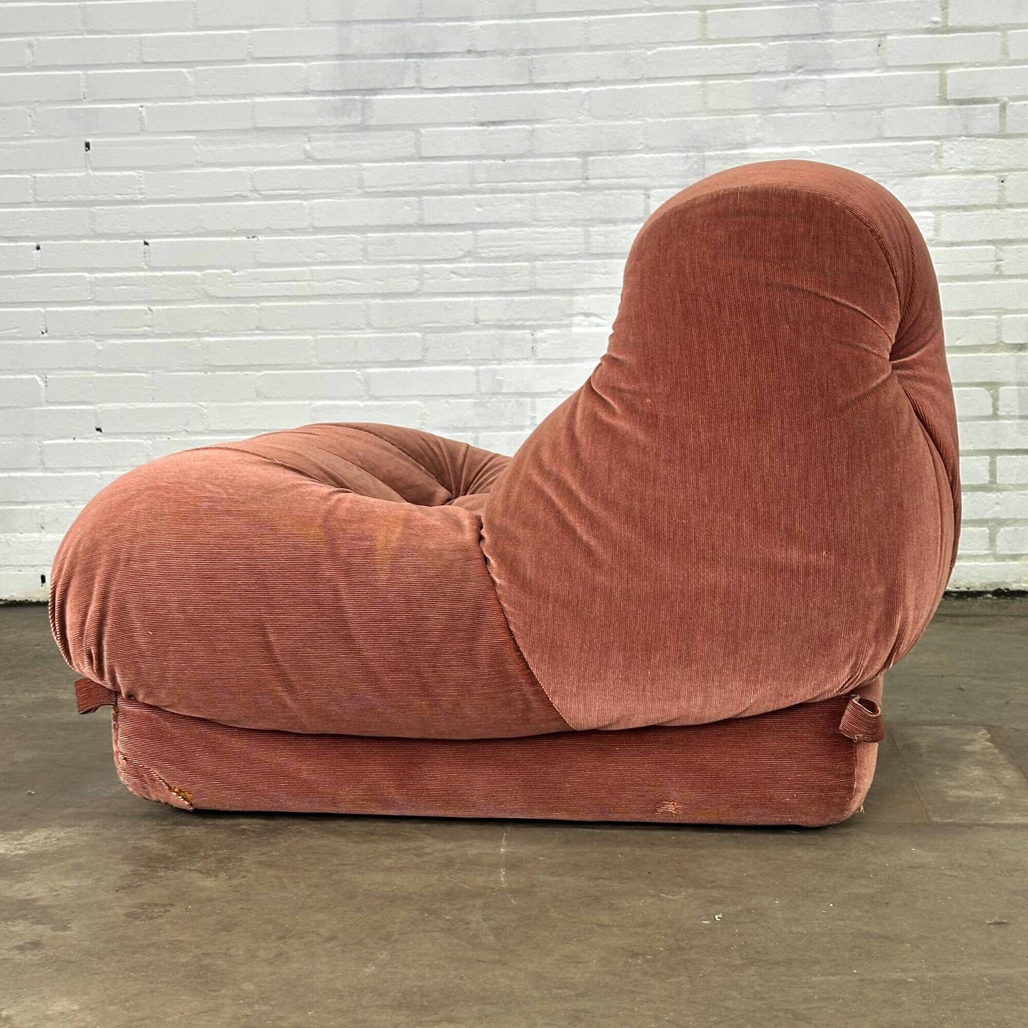 Roze Nuvolone lounge chair by Rino Maturi for Mimo padova