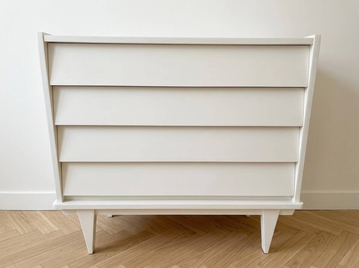 Commode années 70 repeinte en bois blanc
