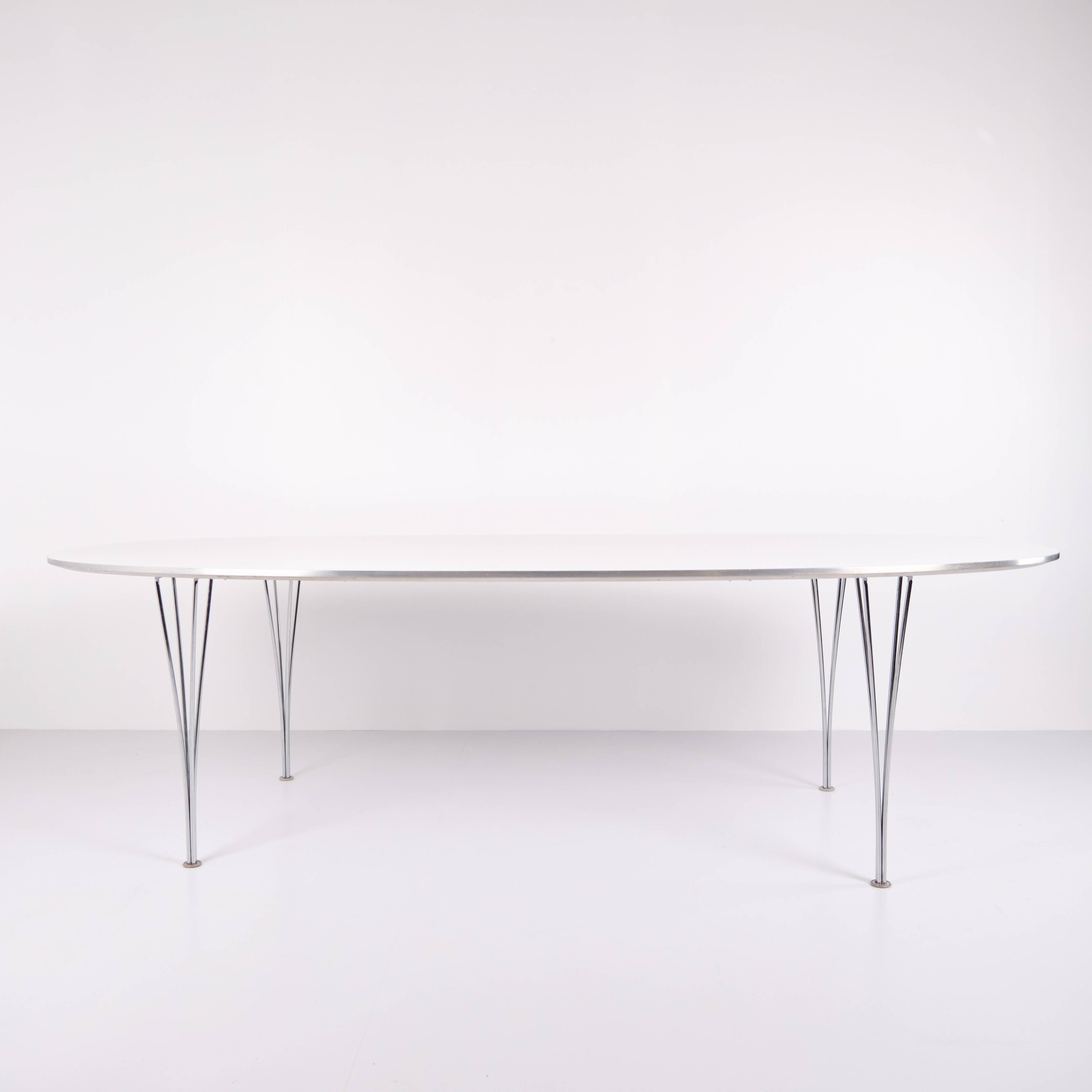 Super Ellipse dining table - Model B614 - white laminate - Piet Hein, Bruno Mathsson & Arne Jacobsen - Fritz Hansen
