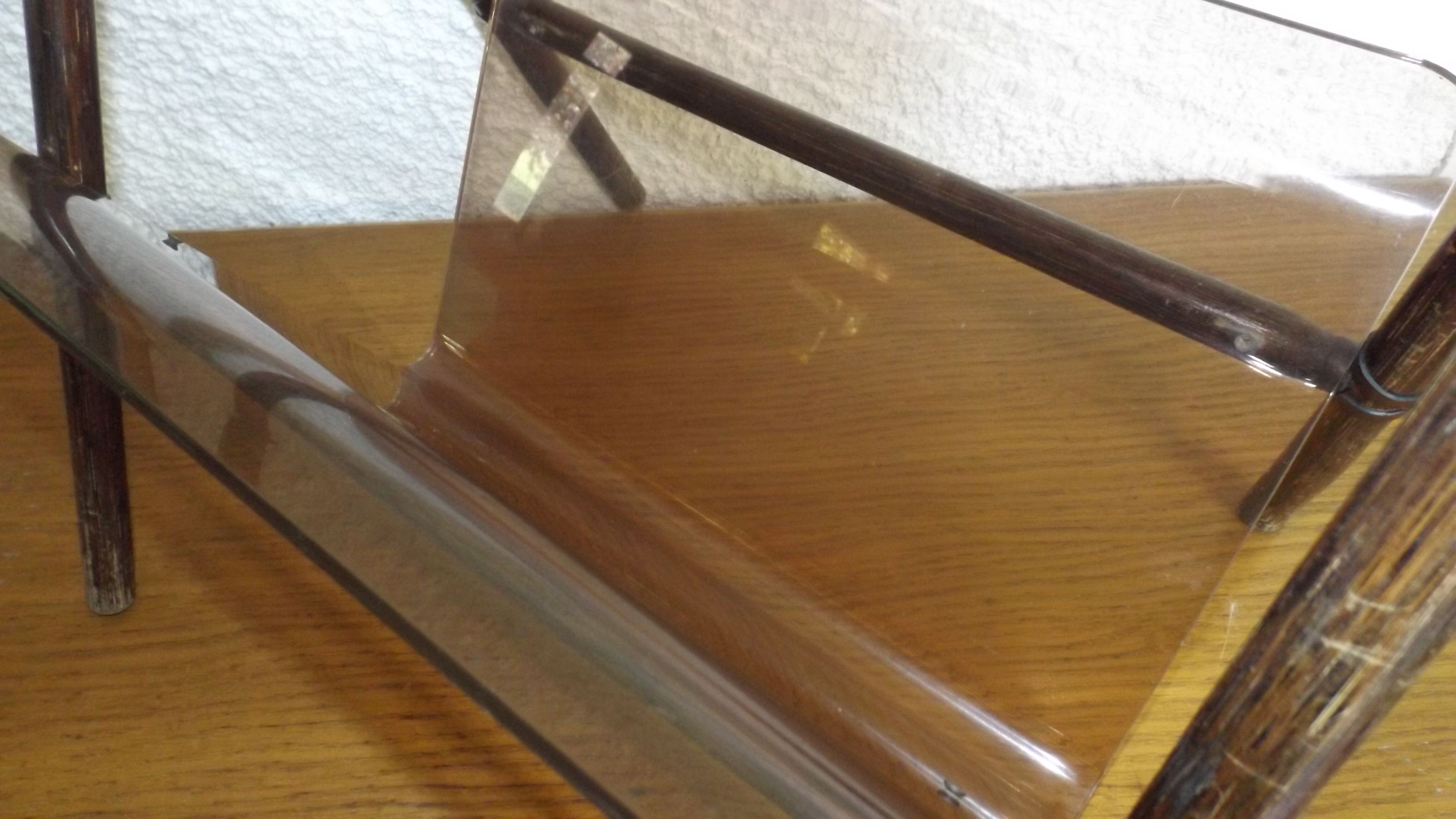Porte-revue plexiglas fumé  bambou 1970