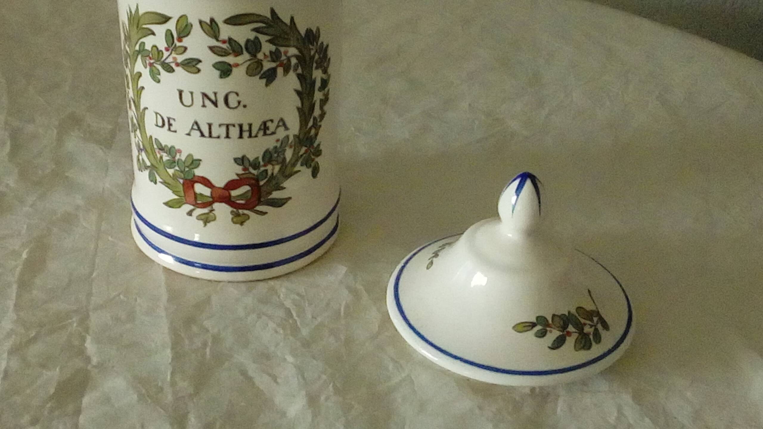 Medicine pot apothecary earthenware of st clement