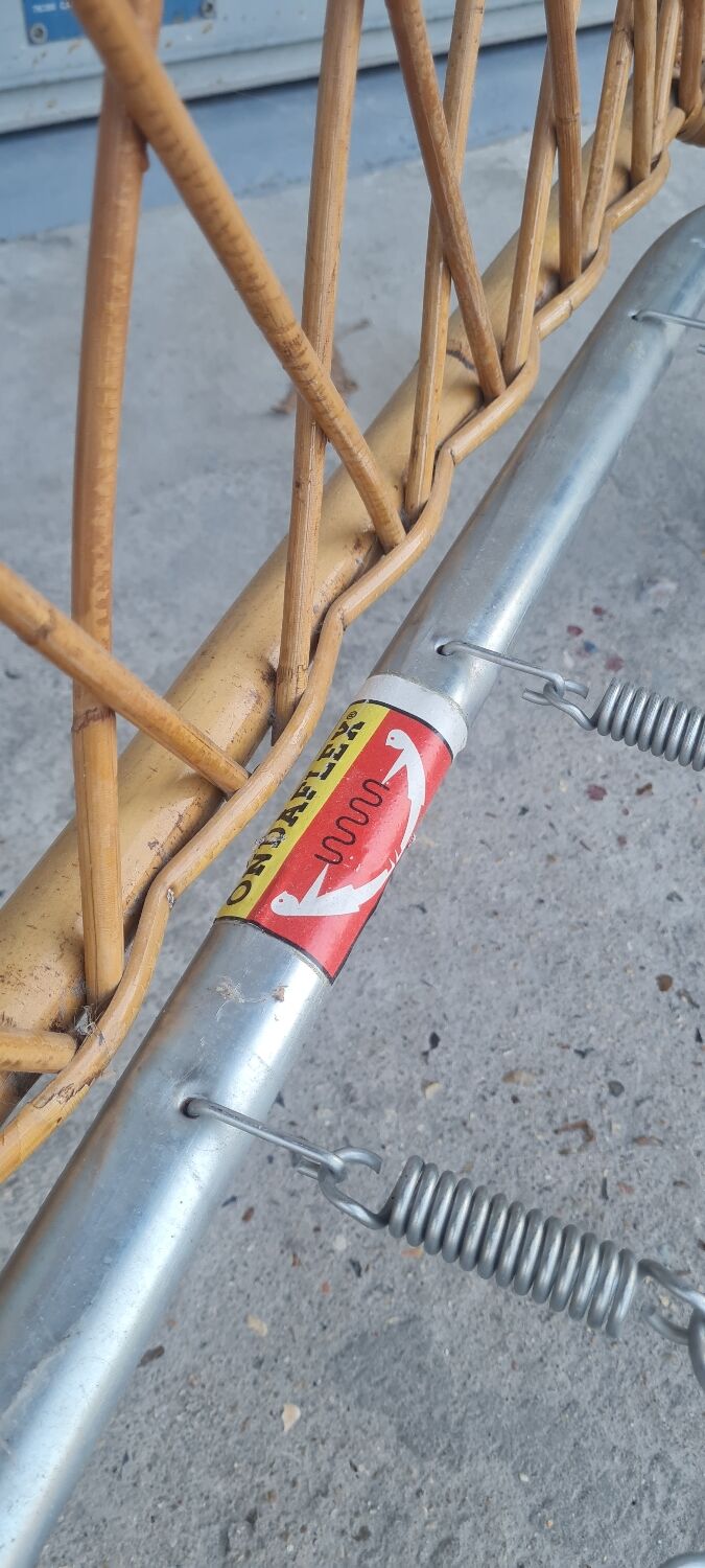 Ondaflex rattan bed 1960