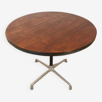 Round table by Eames for Mobilier International 1970