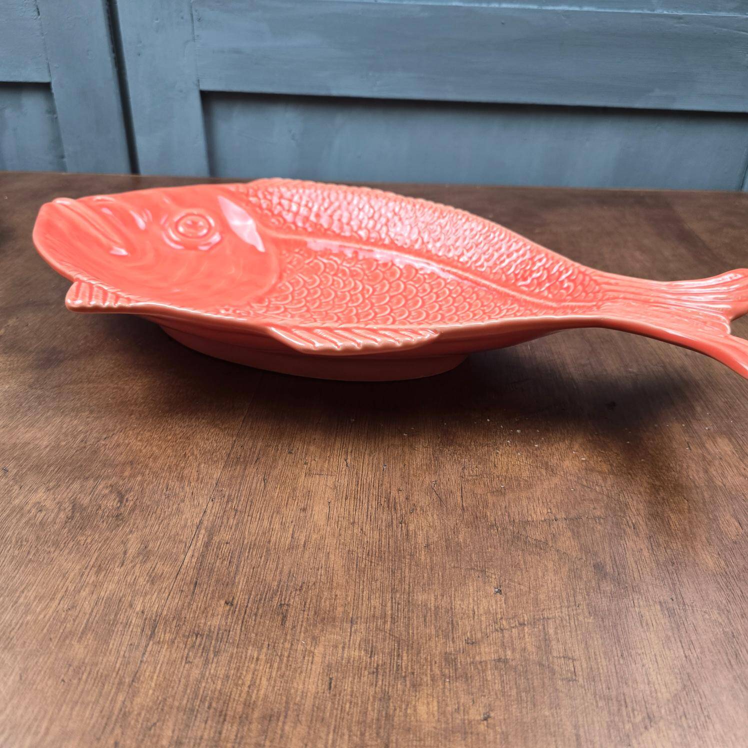 Large vintage fish platter Surtis Portugal in coral earthenware.