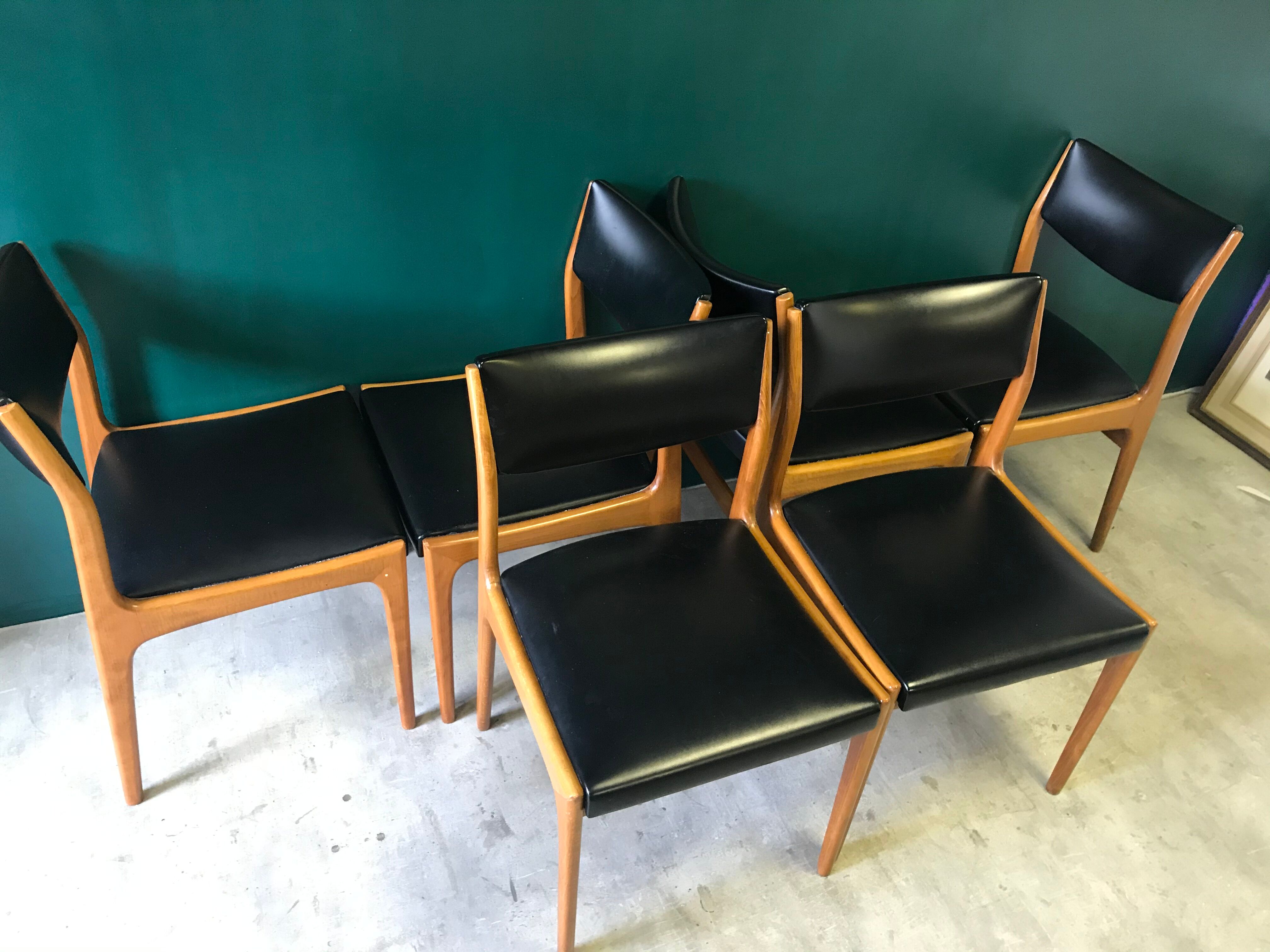 Series of 6 chairs from the 70s