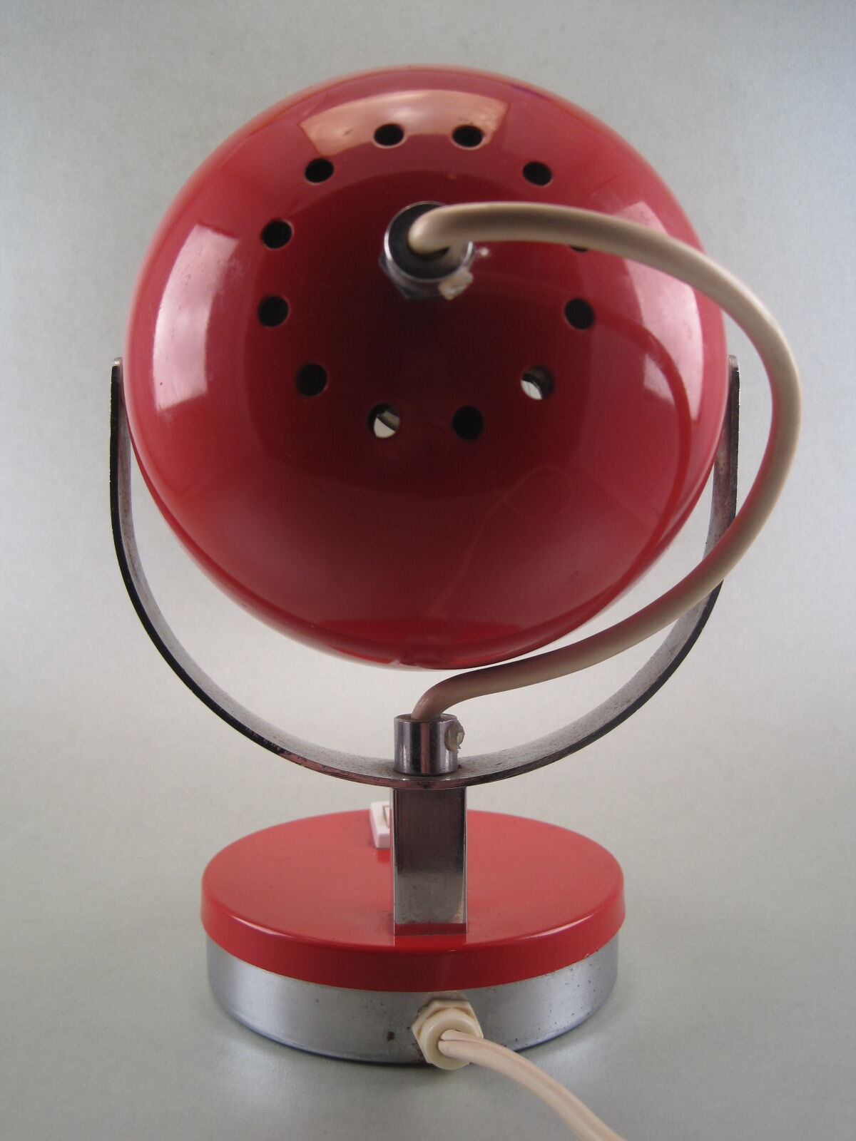 Seventies Space Age Eyeball table lamp in red and chrome laqué metal