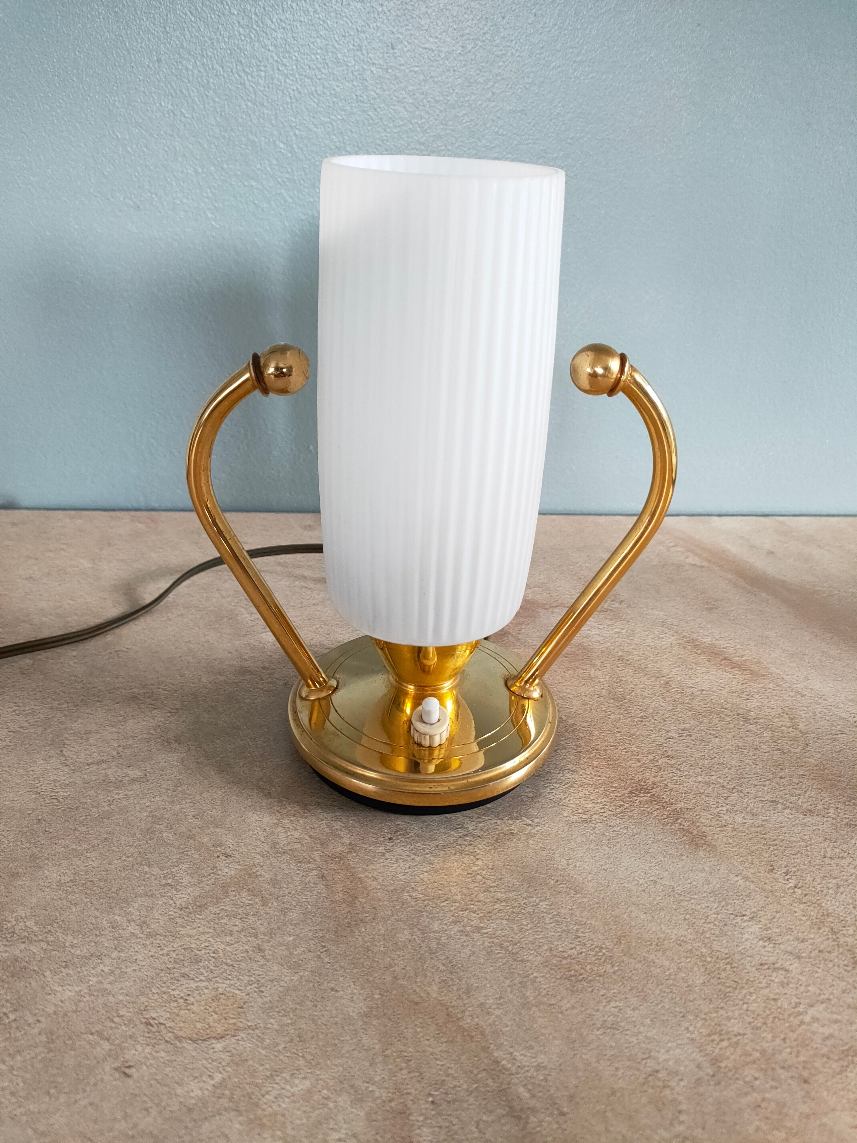 Vintage lamp in opaline and brass