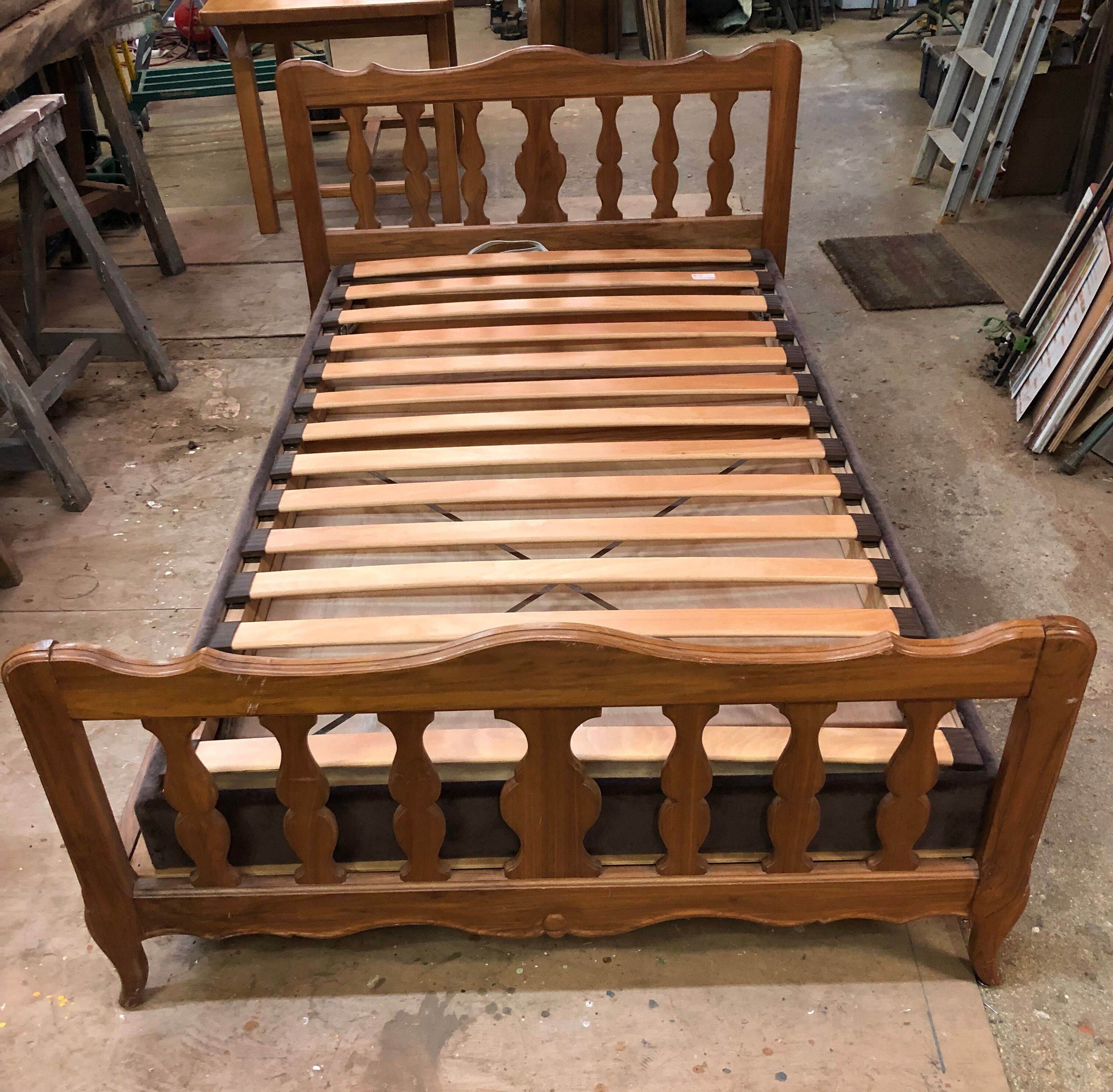 Bed 2 people in solid elm