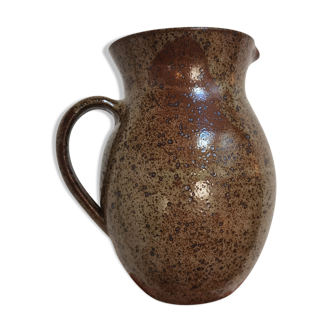 Sandstone pitcher