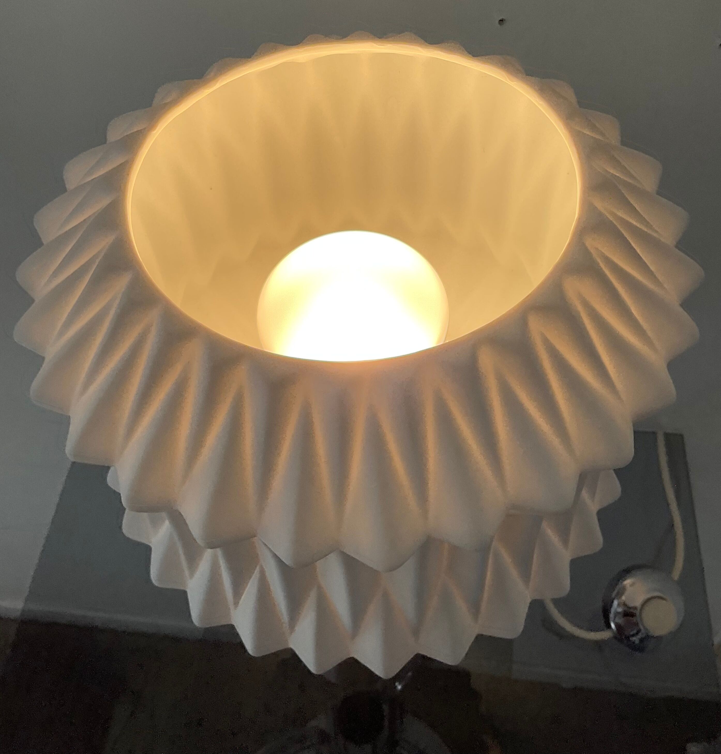 Vintage lamp 70s porcelain and chrome foot