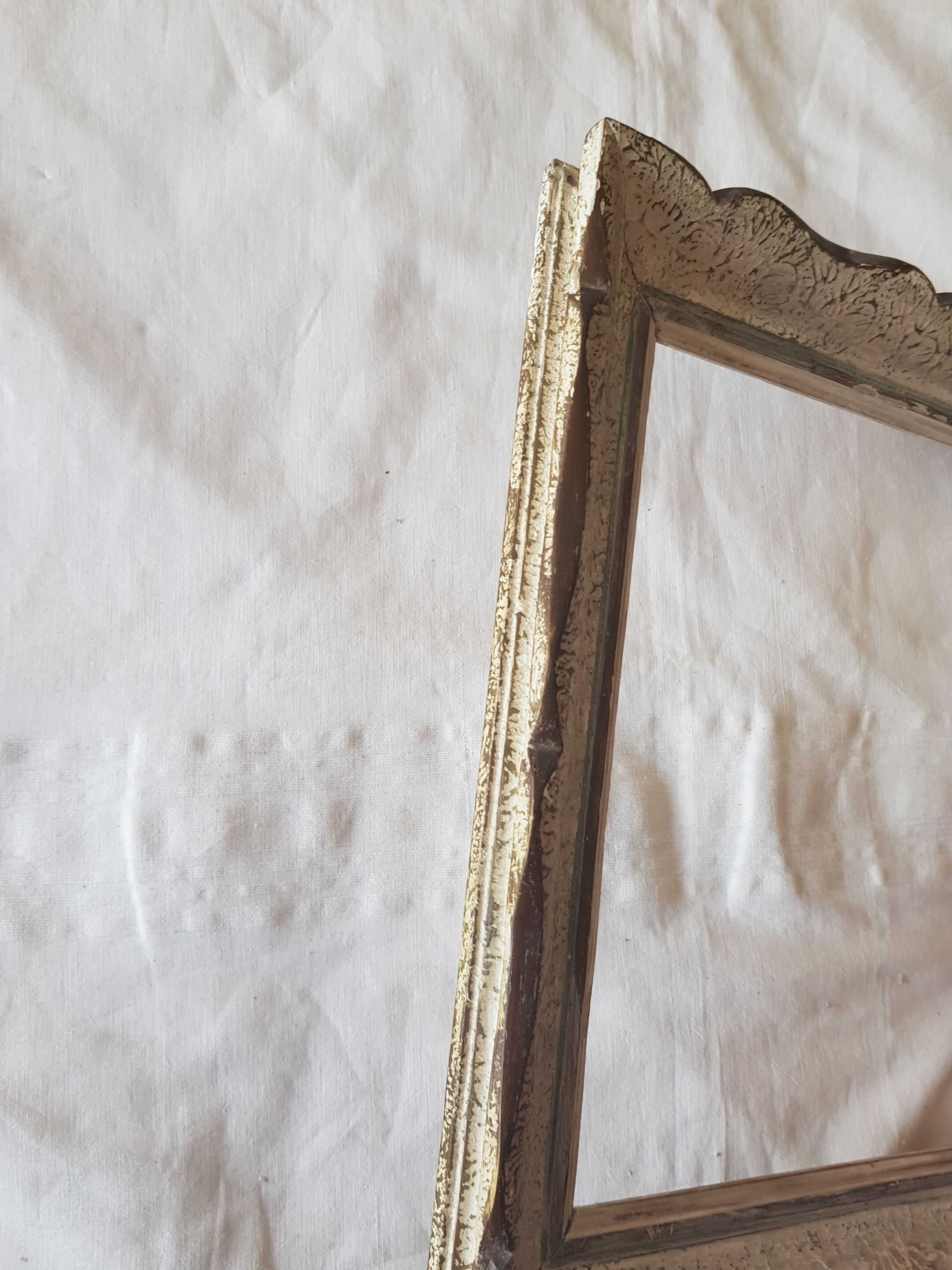 Cadre ancien montparnasse bois sculpté feuillure 24.5x30