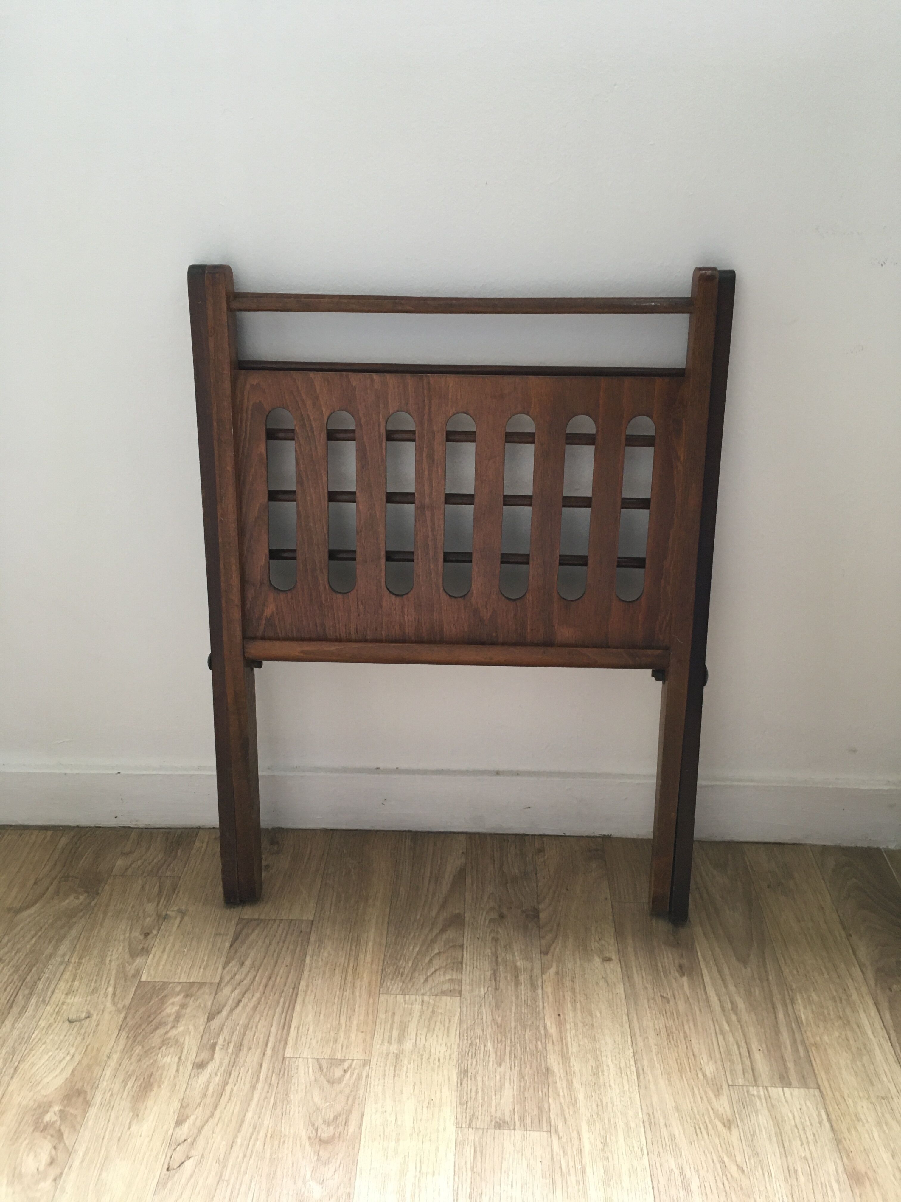 Vinyl-gate-review holder