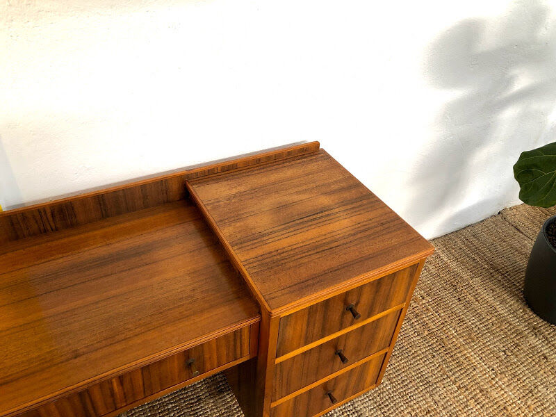 Scandinavian desk 137 cm