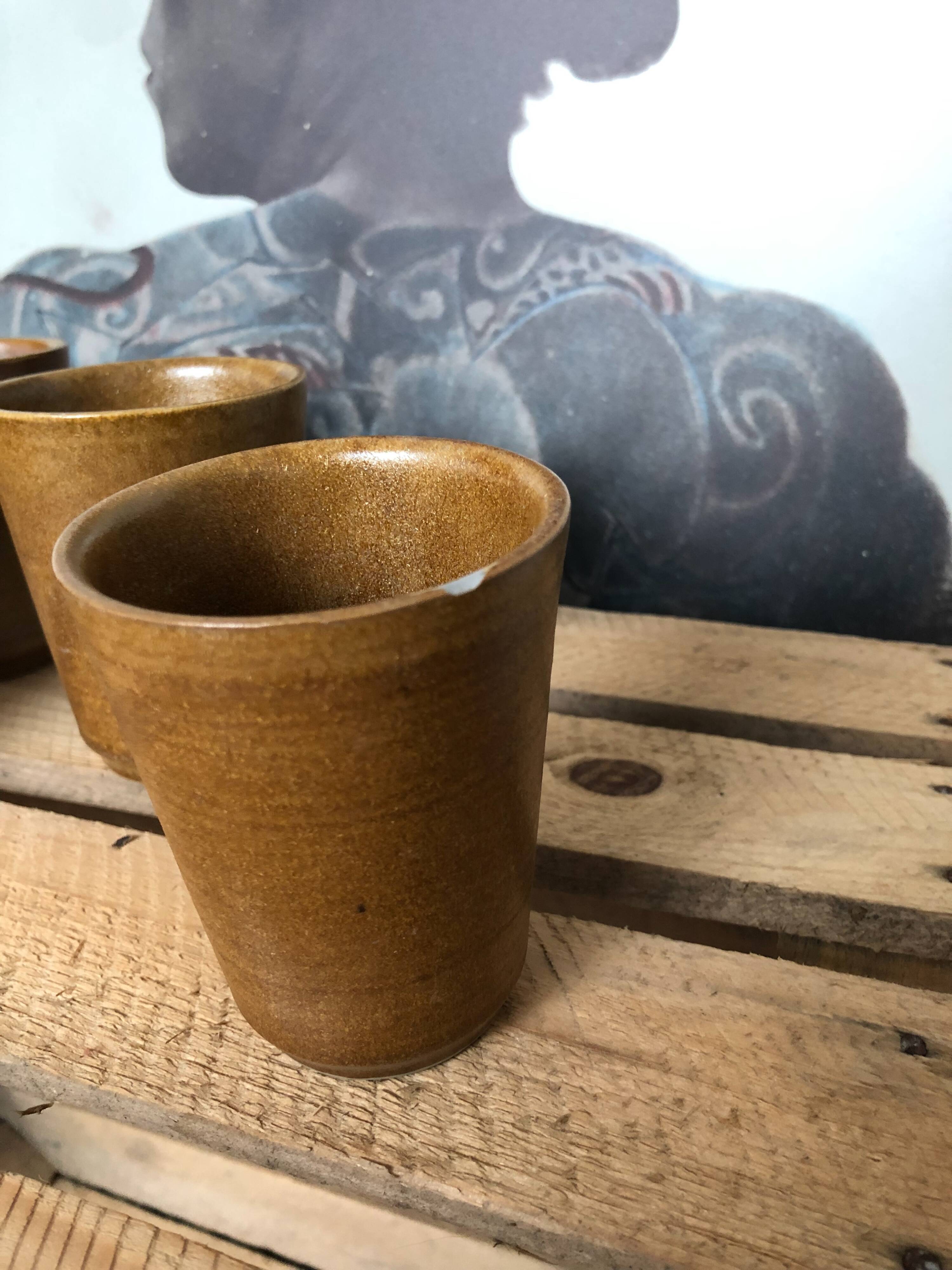 Lot 6 cups in earth-coloured stoneware
