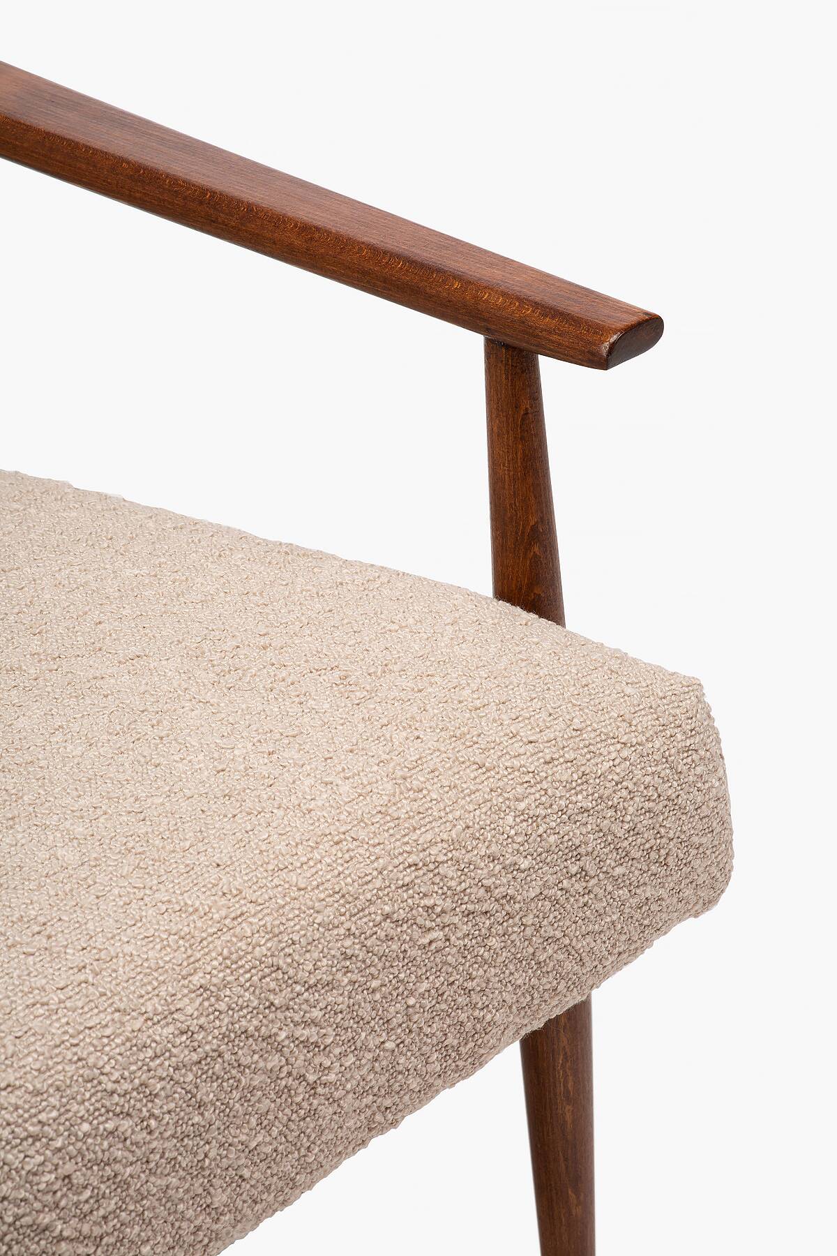Fox armchair with footrest