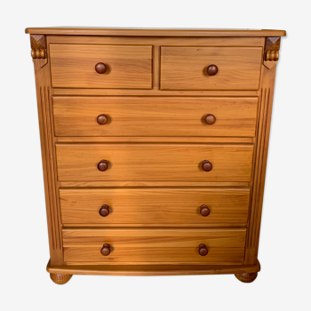 Elegant pine chest of drawers