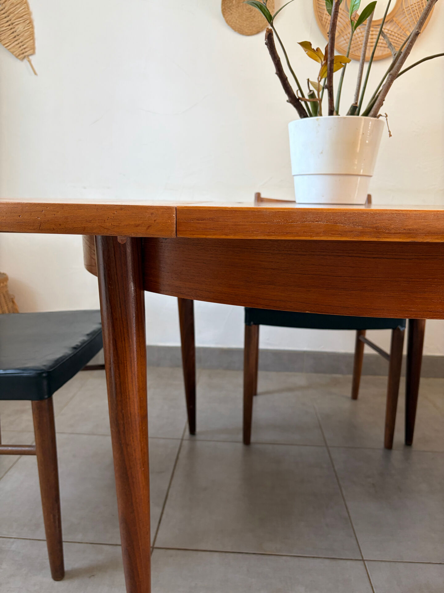 Table ronde scandinave extensible en teck