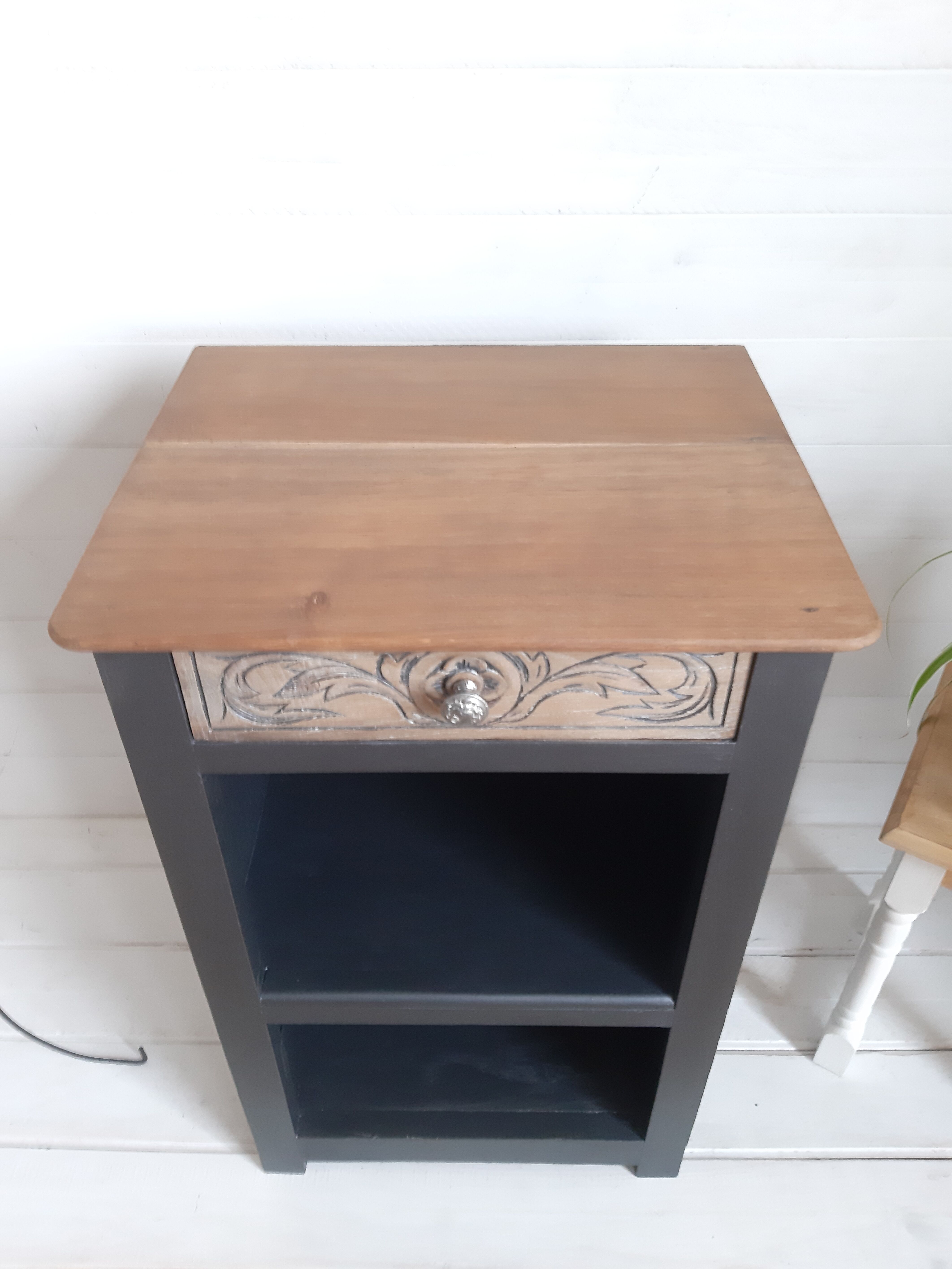 Bedside table/ Side cabinet