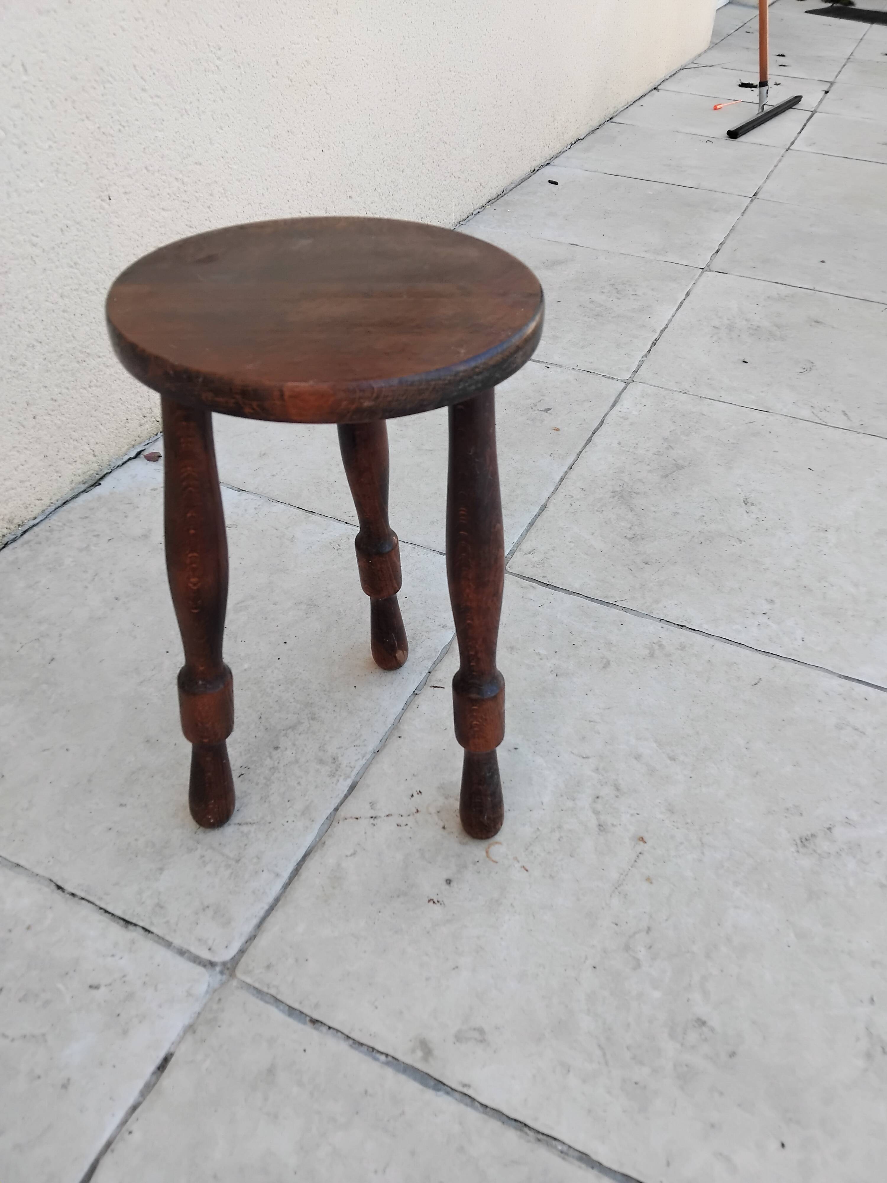 Small vintage plant stand, old wooden tripod