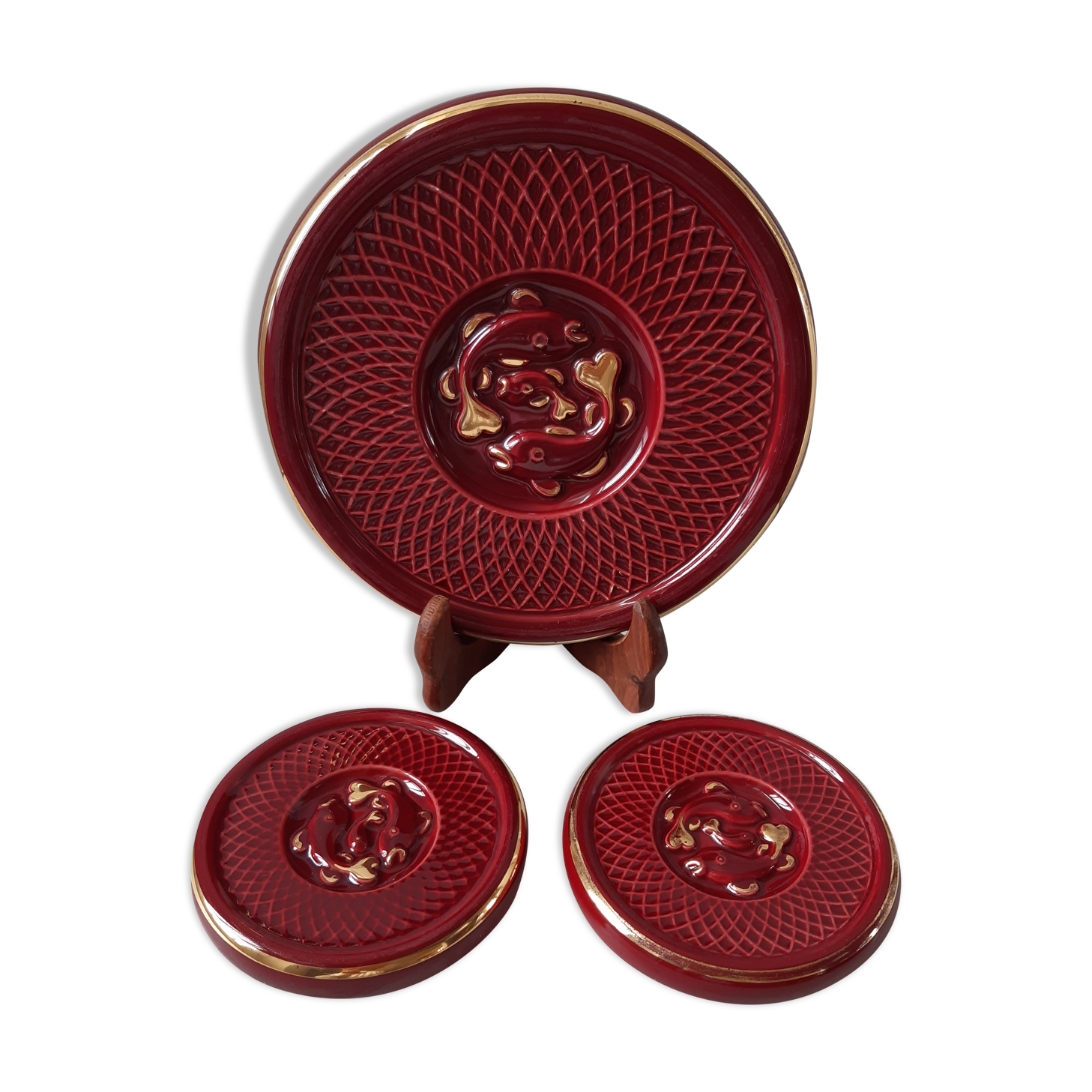 Set of bottle coasters and art deco flat 30s