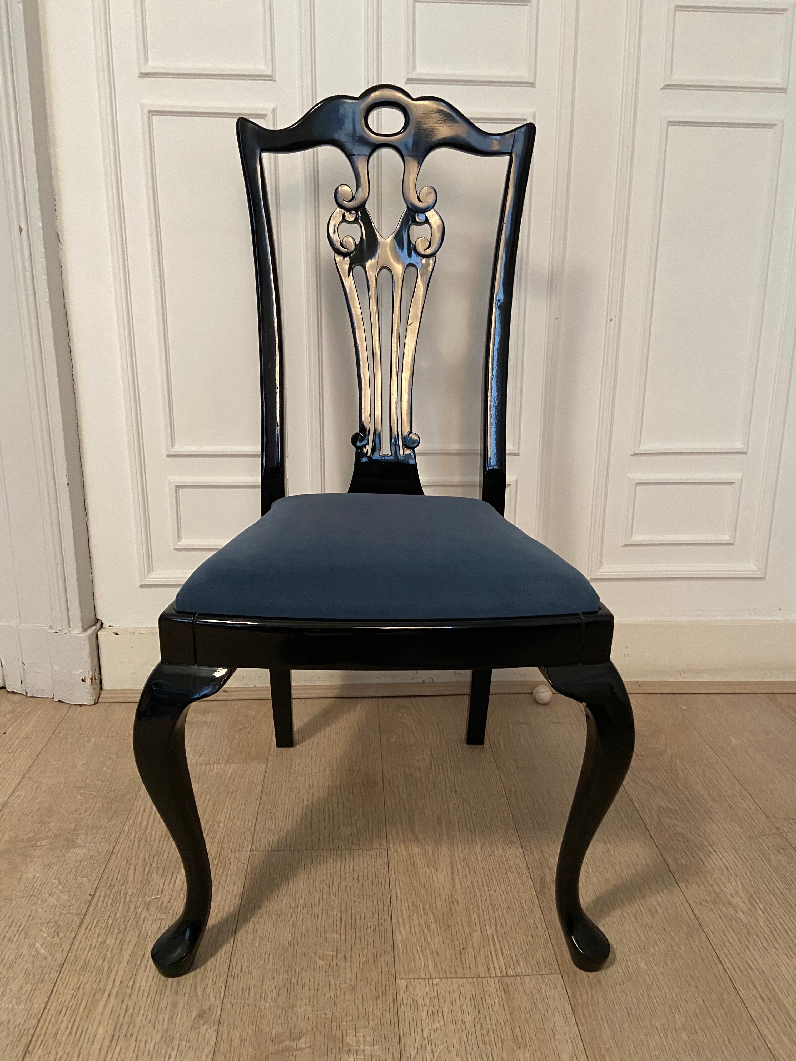 4 black lacquered chairs, 1970s