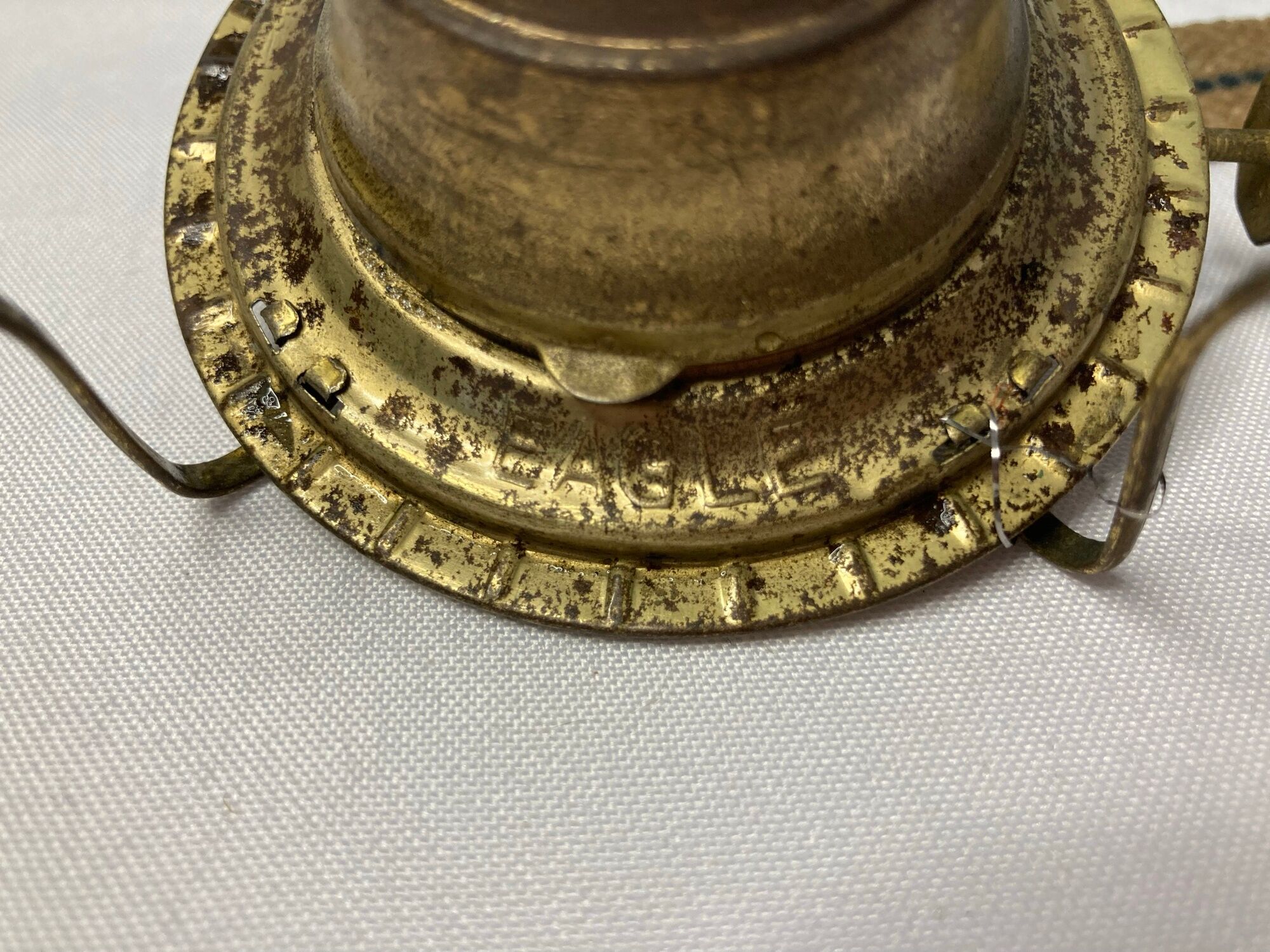 Old kerosene lamp Eagle USA glass brass XXth