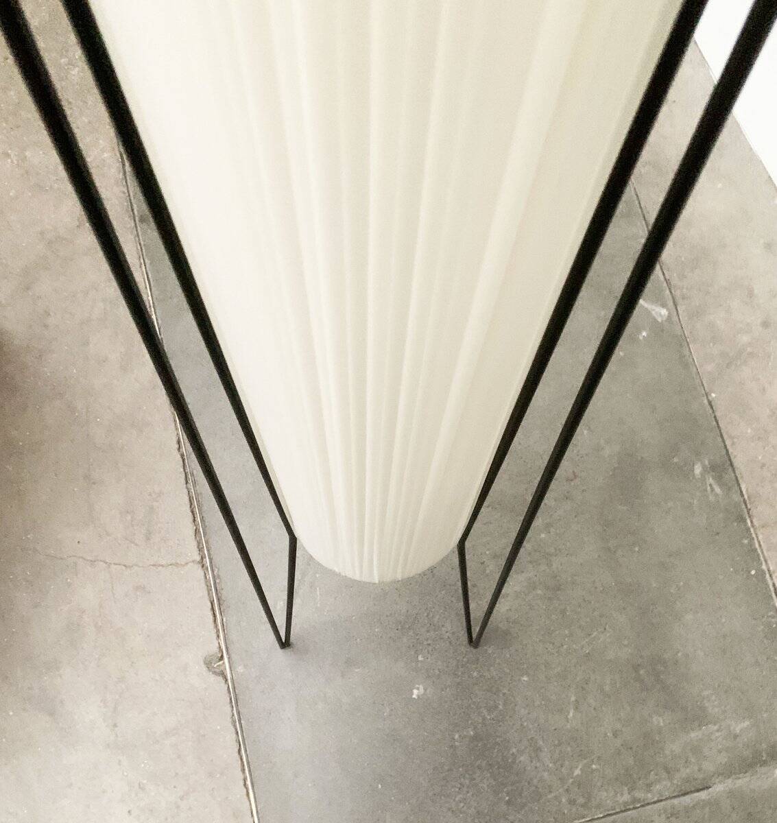 Mid-century German minimalist floor lamp by Hesse Leuchten, 1960s.