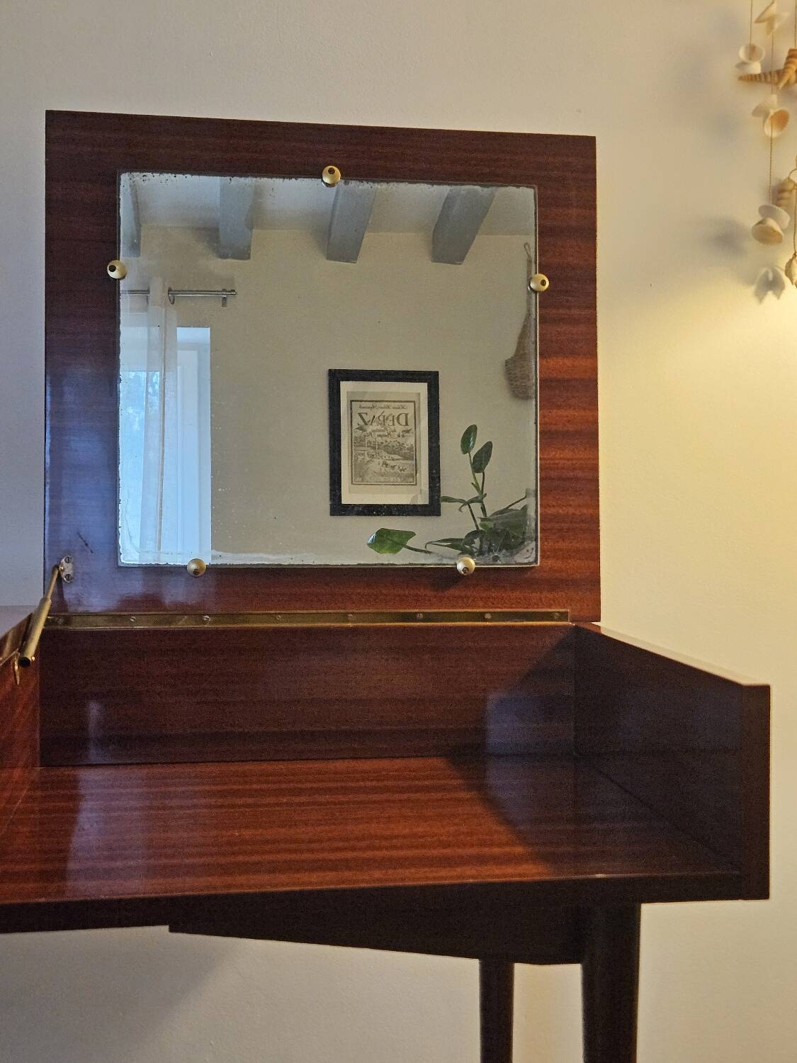 Coiffeuse en formica avec miroir