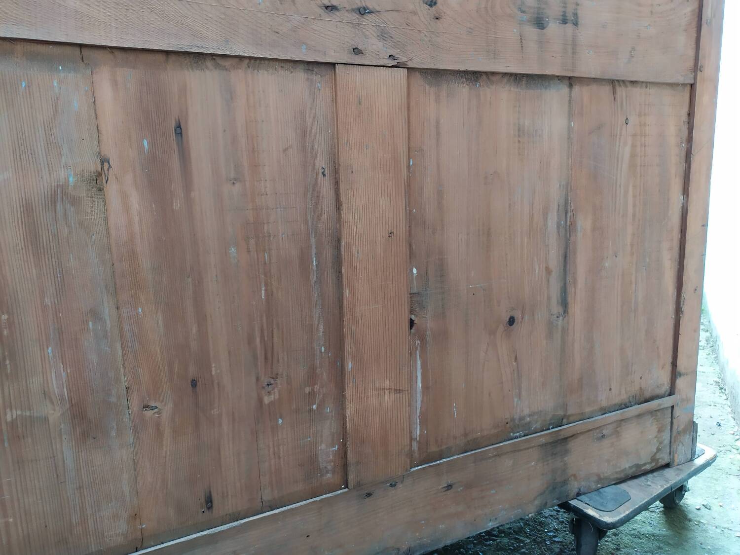 Gray patinated kitchen cabinet