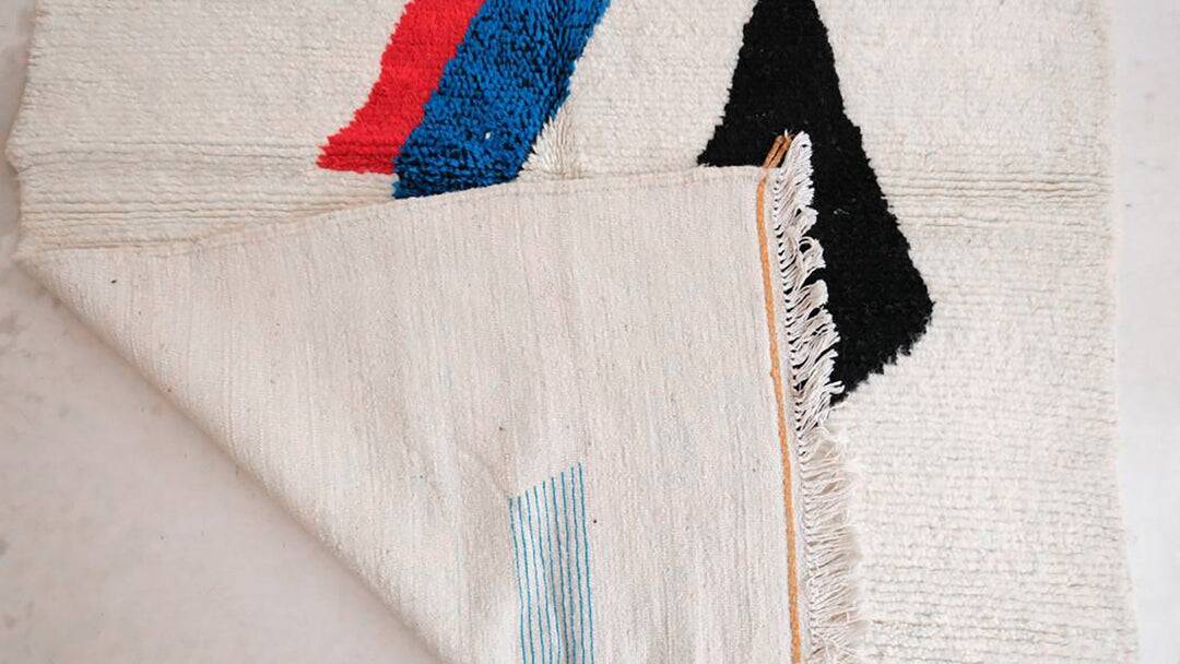 Modern and traditional colored rug 250cm/150cm