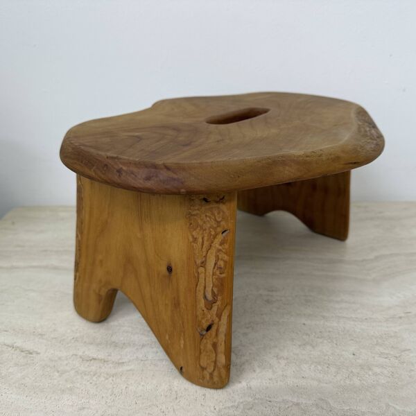 Table d'appoint/tabouret brutaliste en bois massif, années 1970