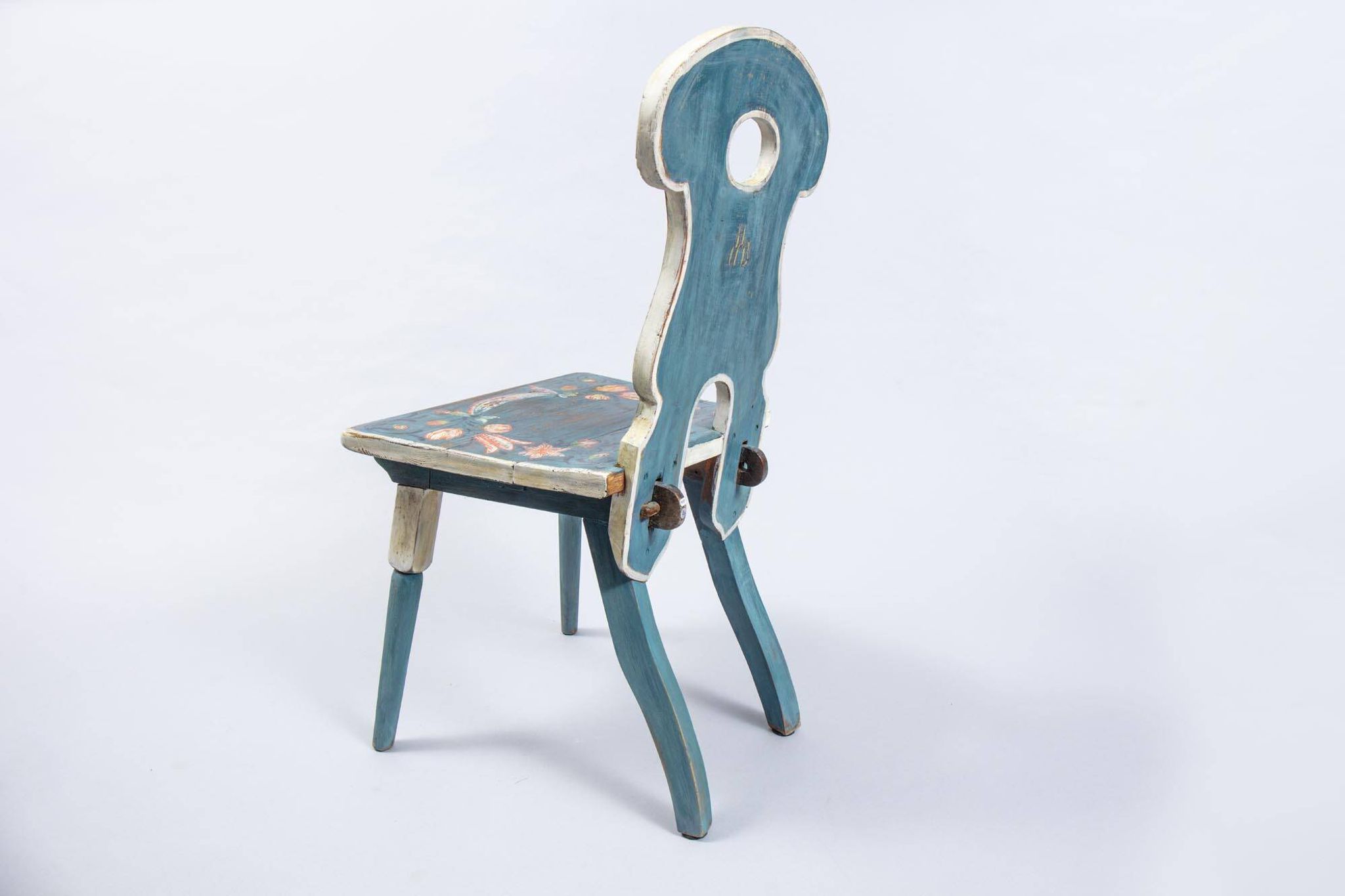 Chaise avec peinture florale vers 1900