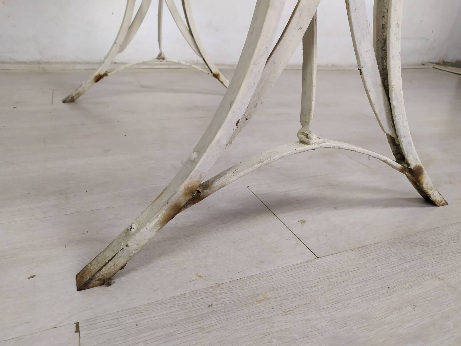 Table de jardin métal blanc