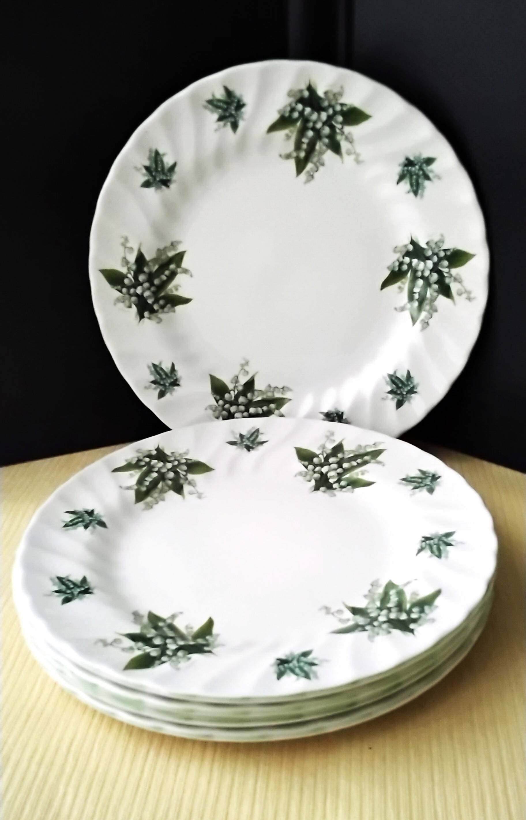 5 dessert plates in porcelain by Bernard Carant
