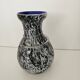 Vase en verre soufflé moucheté noir et blanc