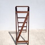 Painter's stepladder or folding ladder