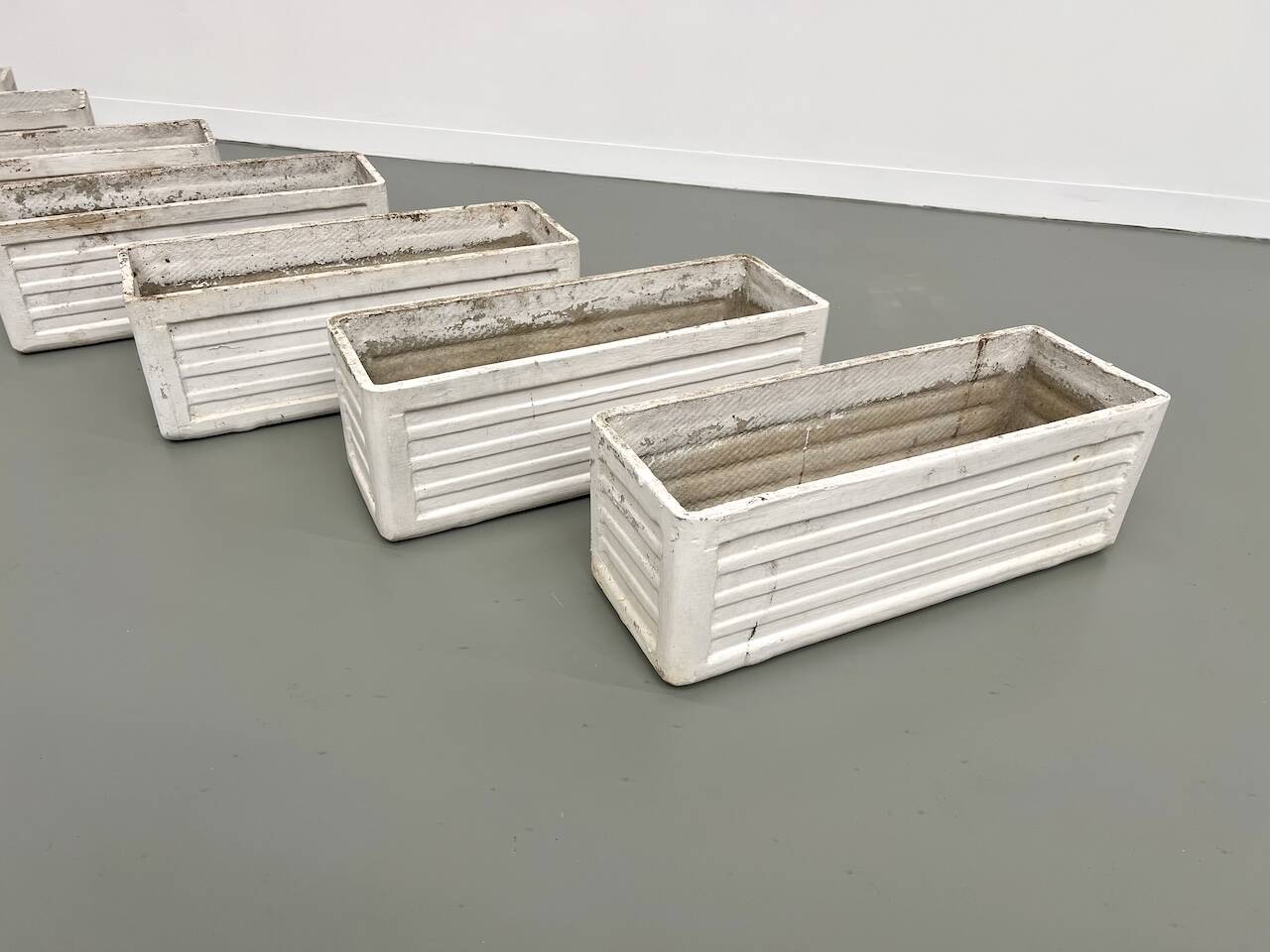 Set of 8 fiber cement planters