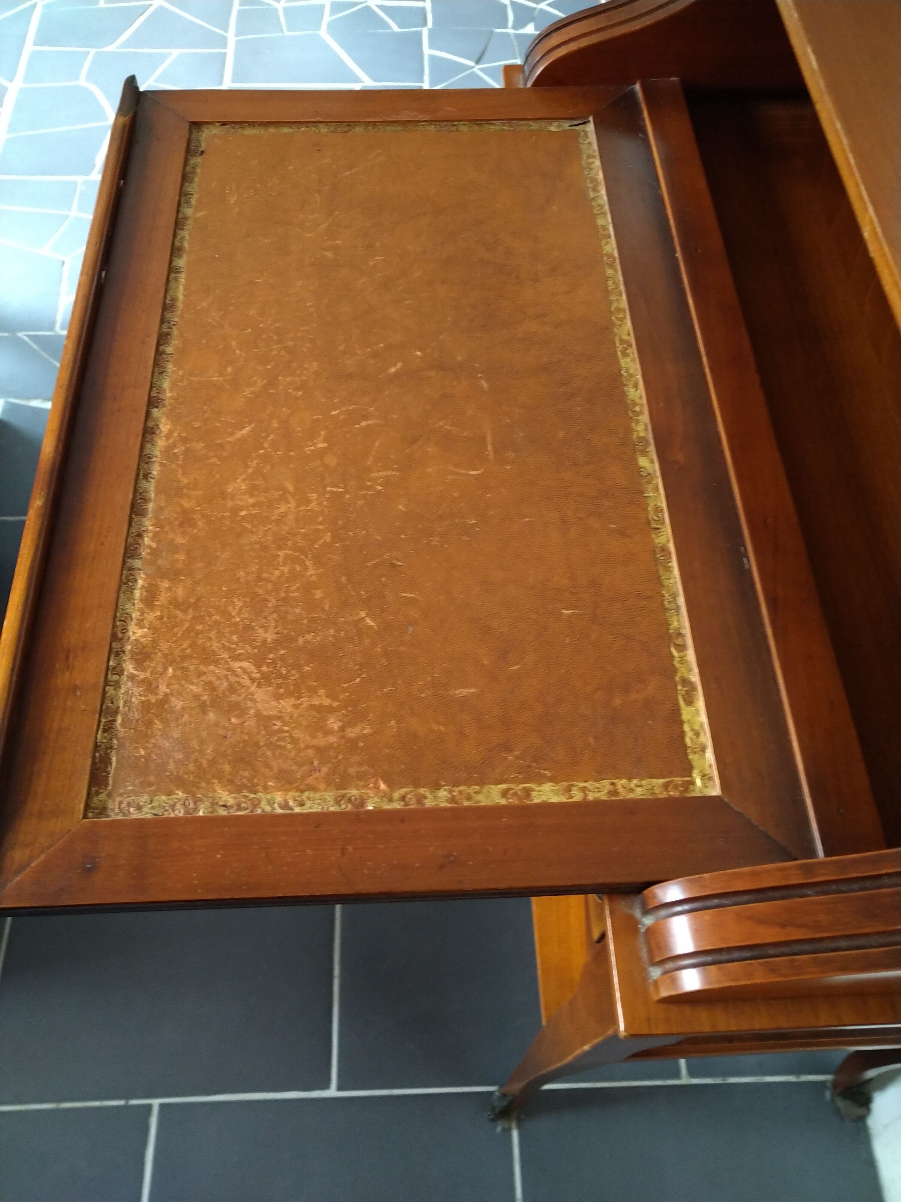 Tiered desk with leather zipper