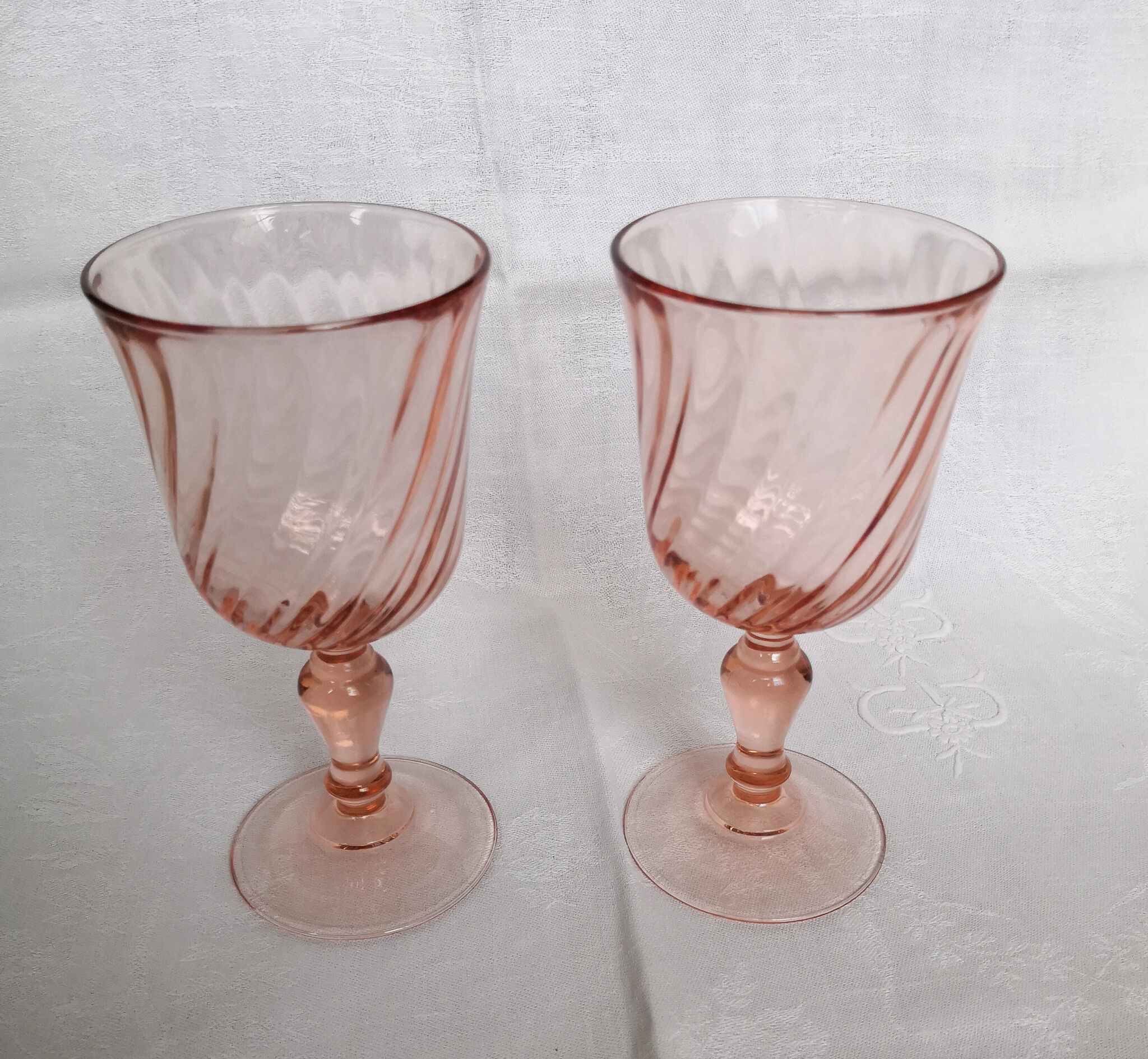 6 pink-footed glasses
