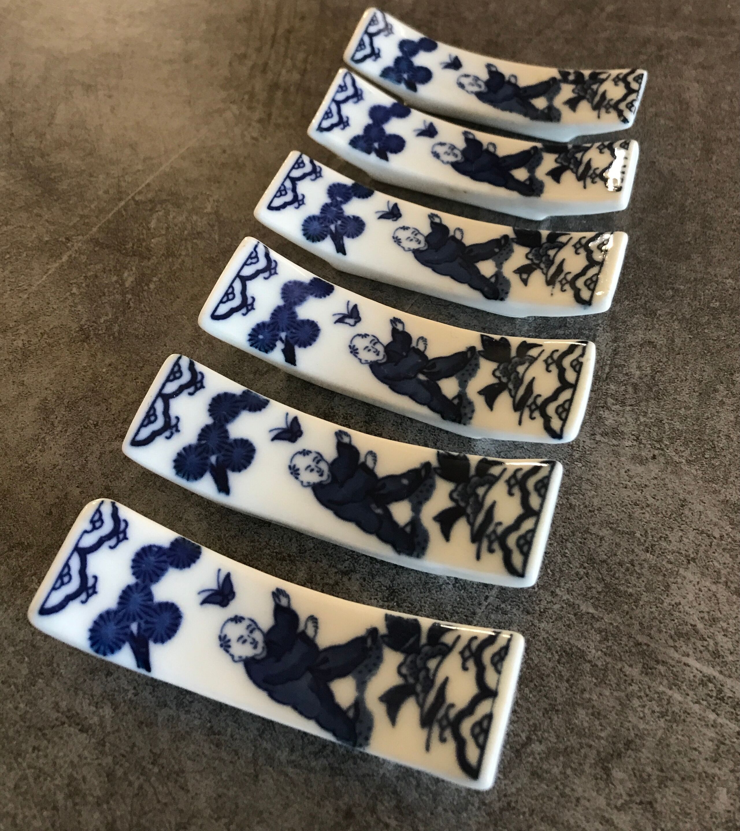 Set of 6 knife holders in asian porcelain
