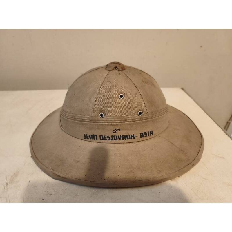 Colonial hat Ha Noi Vietnam TOT