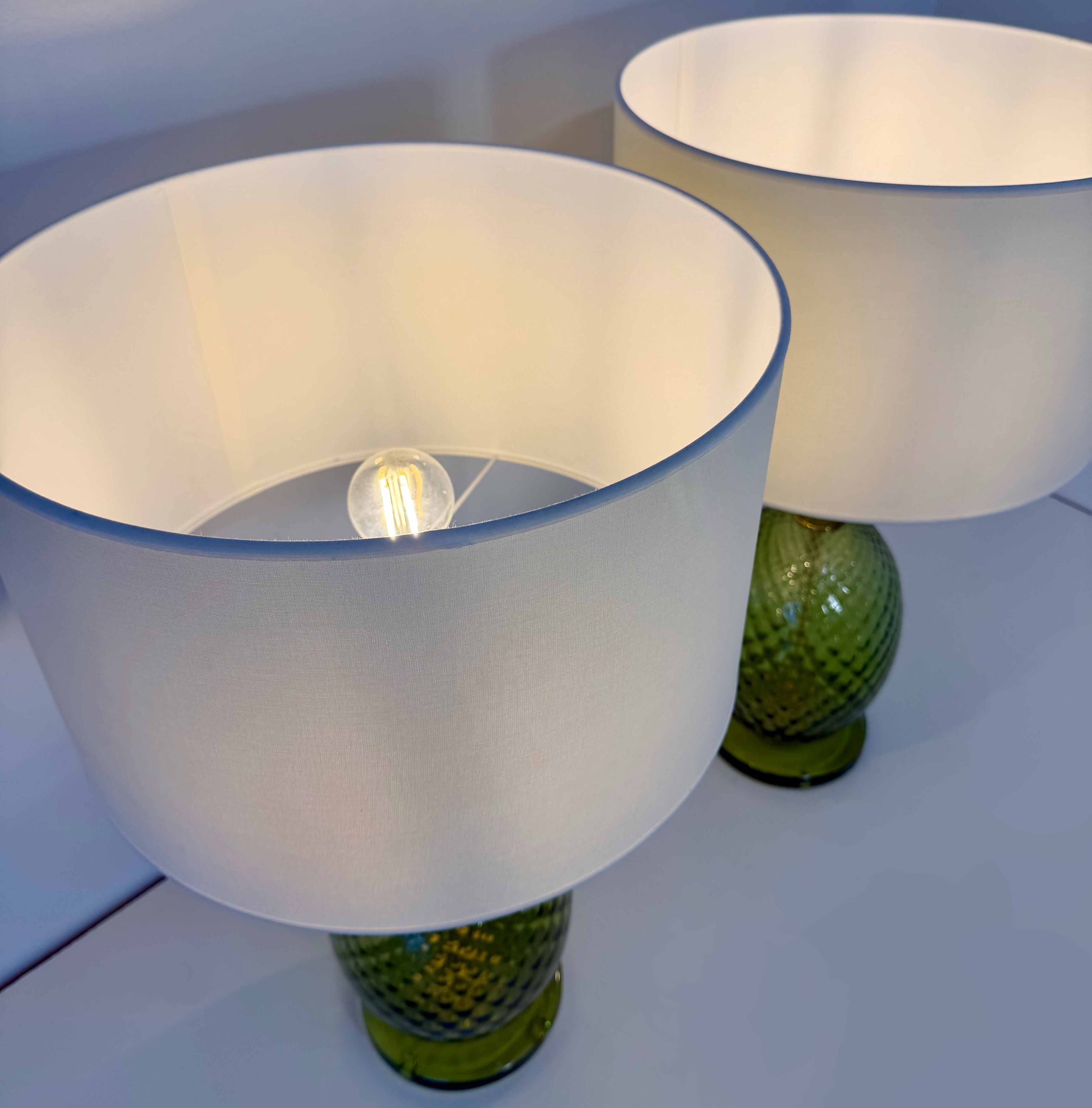 Paire de lampes en verre de Murano en forme d'ananas Art Déco italien avec abat-jours.