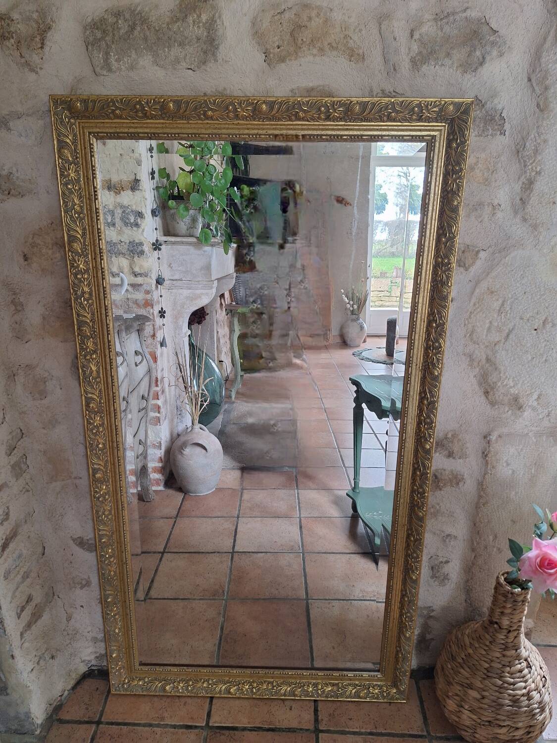 Rectangular gold mirror